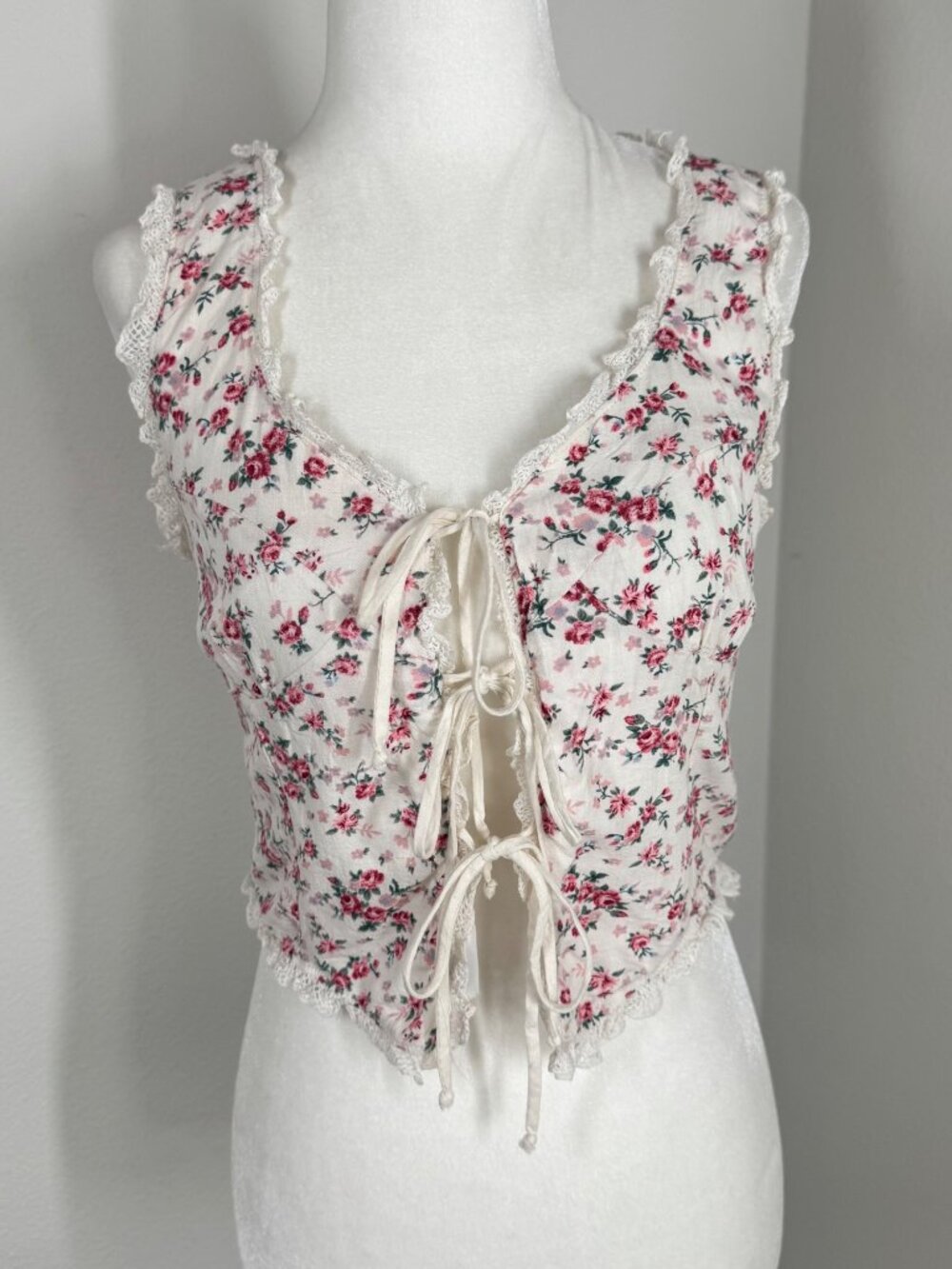 Kirious Top Floral Tie Front Ruffle Sleeveless Vest Sz S Coquette Milkmaid
